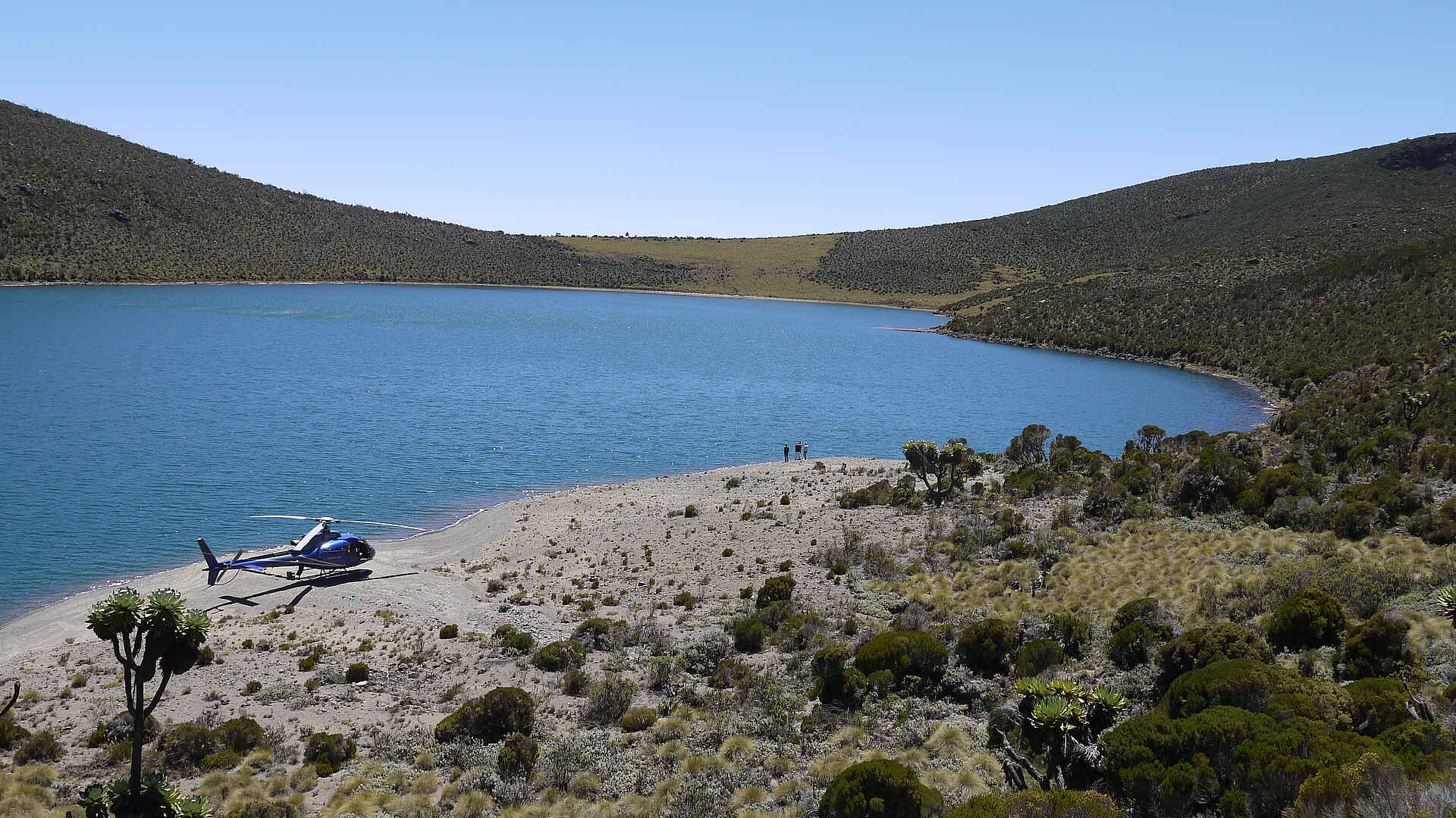 Kenia, lewa wildlife conservancy, sirikoi, bergsee, helikopter, helikopterausflug, mount kenia, afrikarma, afrikarma safaris, afrikarma safaris - wildnis. hautnah., afrikarma.de, kenya