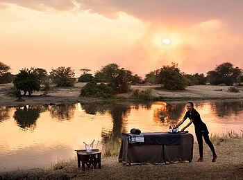 andBeyond Grumeti Serengeti River Lodge: Eine Massage am Fluss andBeyond Grumeti Serengeti River Lodge: Eine Massage am Fluss