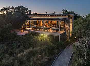 Kariega Ukhozi Lodge: Blick auf die Bar Kariega Ukhozi Lodge: Blick auf die Bar