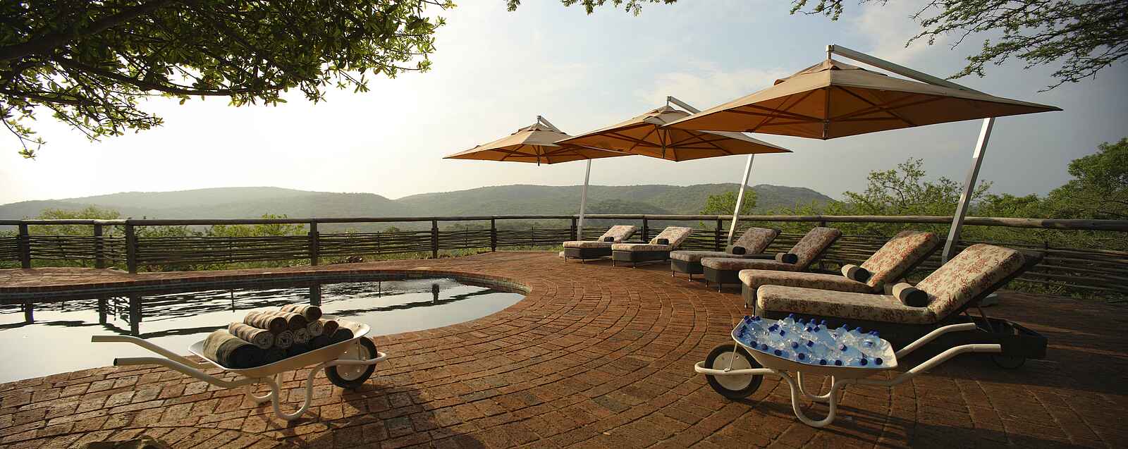 Phinda Mountain Lodge: Swimming Pool Phinda Mountain Lodge: Swimming Pool