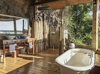 Tongabezi Lodge: Das Badezimmer des Treehouse
