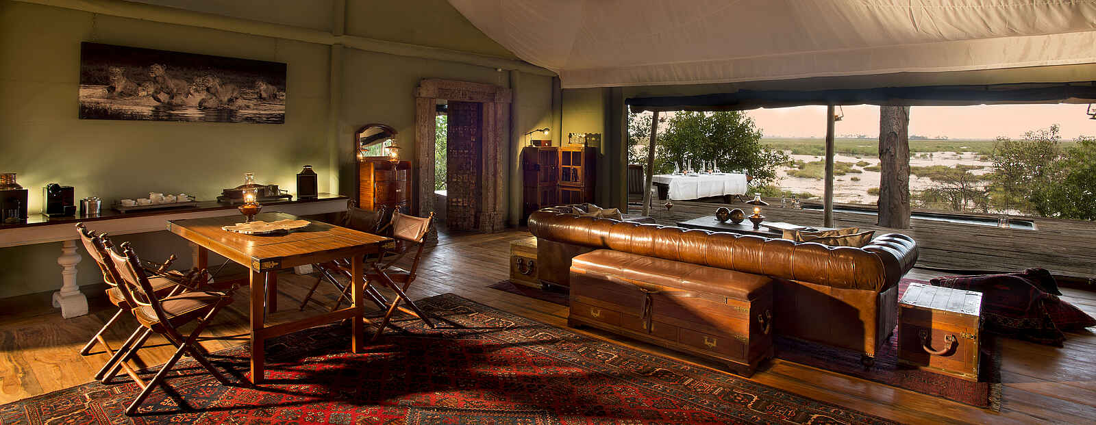 Zarafa Dhow Suites: Blick durch die Dhow Lounge Zarafa Dhow Suites: Blick durch die Dhow Lounge