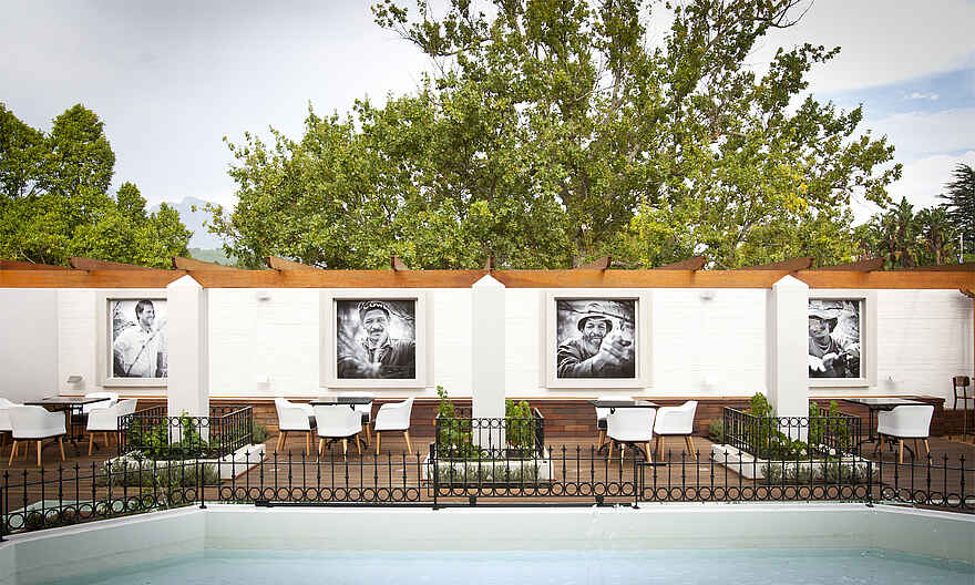 L'Avenir Country Lodge: Außendeck der Pinotage Lounge L'Avenir Country Lodge: Außendeck der Pinotage Lounge