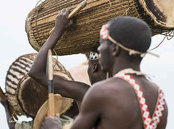 Volcanoes Virunga Lodge: Trommler Volcanoes Virunga Lodge: Trommler