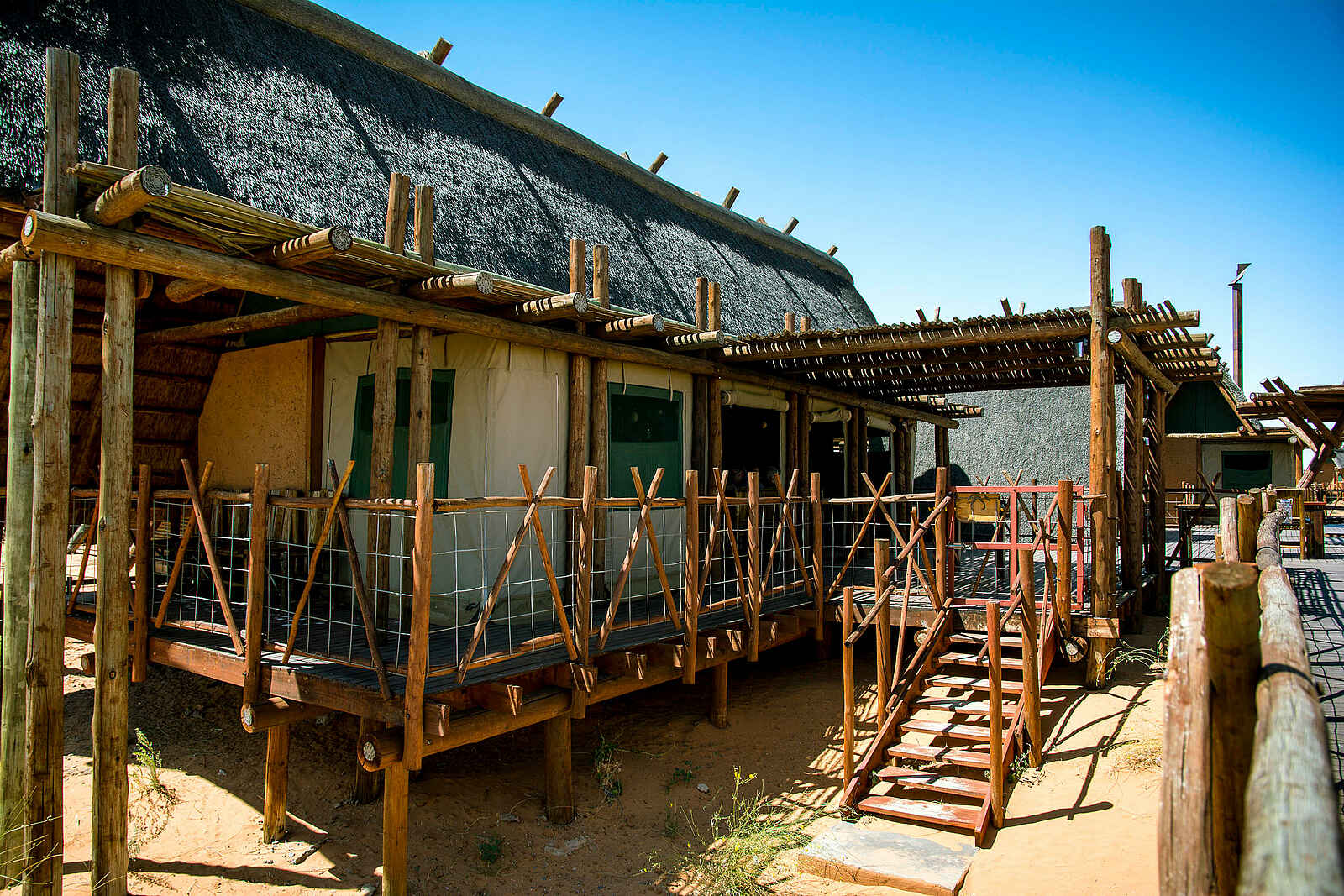 !Xaus Lodge: Lodge-Exterieur !Xaus Lodge: Lodge-Exterieur