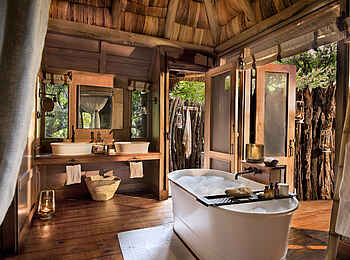 andBeyond Lake Manyara Tree Lodge: Badezimmer