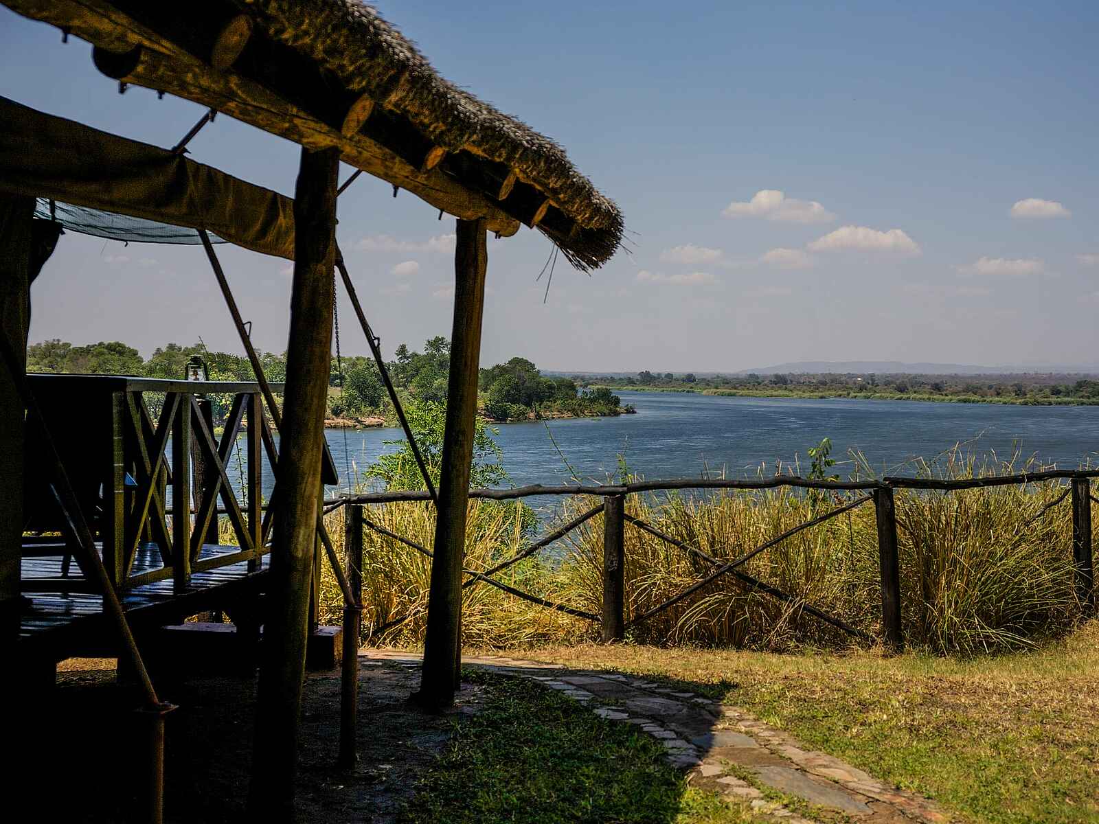 Kiambi Camp: Blick zum Sambesi Kiambi Camp: Blick zum Sambesi