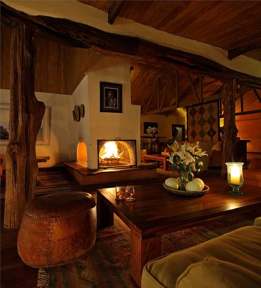 Lewa Safari Camp: Bar und Lounge Lewa Safari Camp: Bar und Lounge