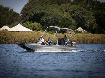 Mopriri Camp: Bootsfahrt Mopriri Camp: Bootsfahrt