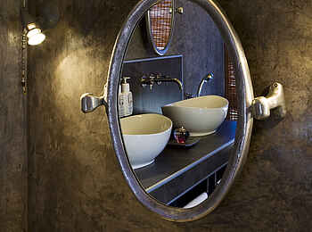 Okonjima Bush Camp: Badezimmerspiegel