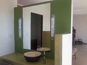 Waterberg Guest Farm: Waschtisch im Gästezimmer Waterberg Guest Farm: Waschtisch im Gästezimmer