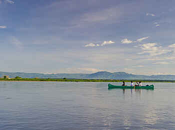 Kanyemba Lodge: Kanufahrt auf dem Sambesi Kanyemba Lodge: Kanufahrt auf dem Sambesi