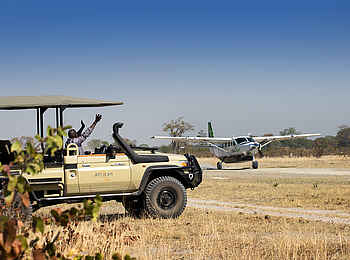 Linyanti Bush Camp: Am Saile Airstrip Linyanti Bush Camp: Am Saile Airstrip