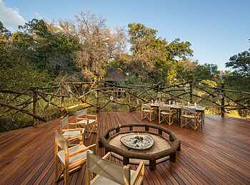 Camp Moremi: Die Boma Camp Moremi: Die Boma