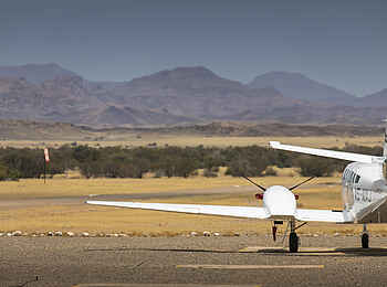 Doro Navas Camp: Ankunft am Airstrip