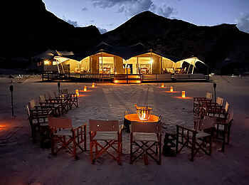 Hoanib Valley Camp: An der Boma Hoanib Valley Camp: An der Boma