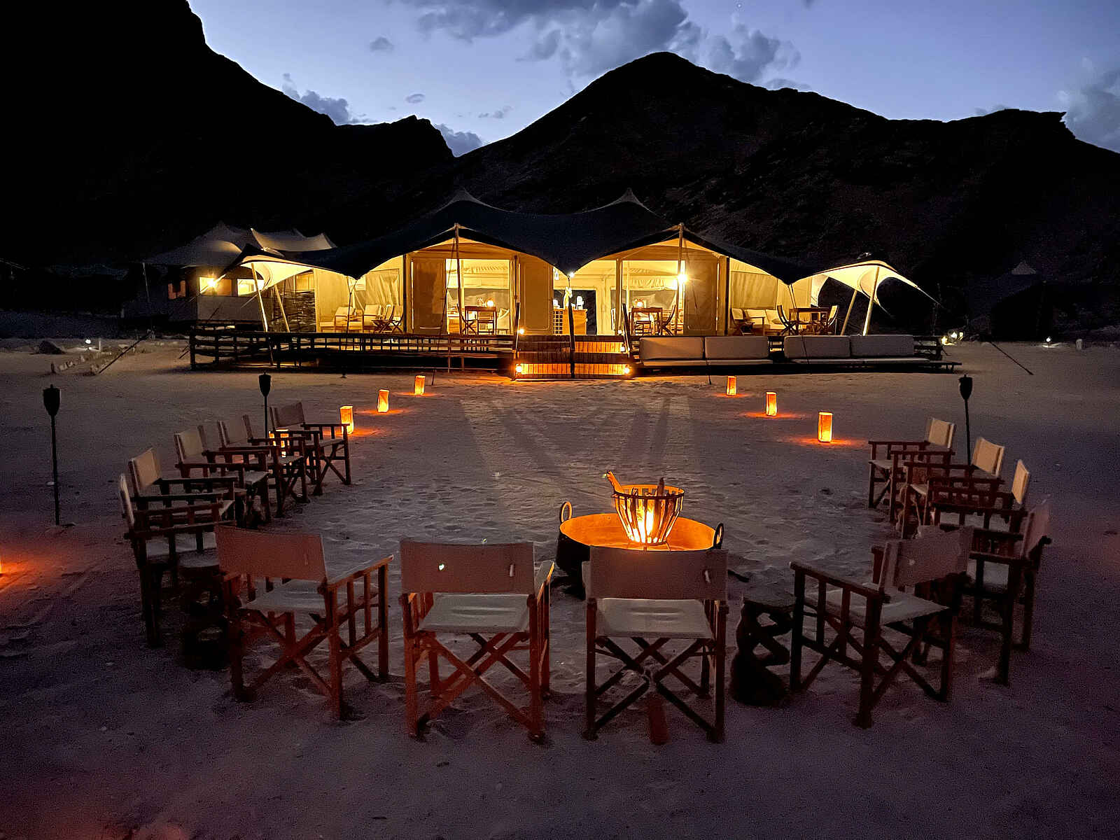 Hoanib Valley Camp: An der Boma Hoanib Valley Camp: An der Boma