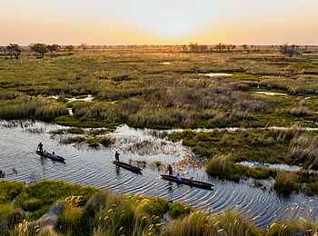 Elephant Pan Camp: Mokoro Safari Elephant Pan Camp: Mokoro Safari