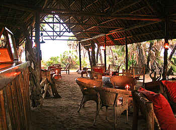 Lake Manze Camp: Loungebereich im Camp Lake Manze Camp: Loungebereich im Camp