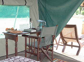 Mdonya Old River Camp: Schreibtisch