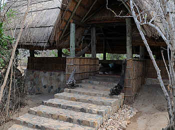 Mwagusi Safari Camp: Eingang zur Lodge