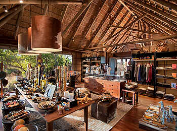 Nxabega Okavango Tented Camp: Im Shop