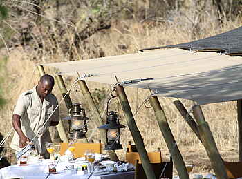Serengeti Pioneer Camp: Frühstücksvorbereitung Serengeti Pioneer Camp: Frühstücksvorbereitung