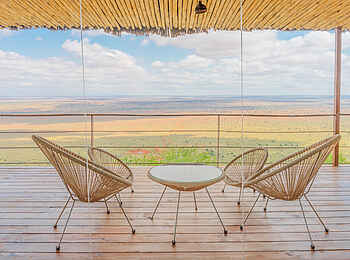 Soroi Lions Bluff Lodge: Terrasse 