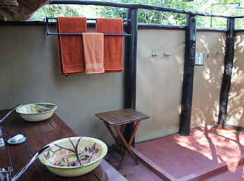 Vundu Camp: Gästebad Vundu Camp: Gästebad