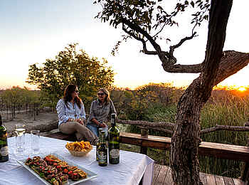 Taleni Etosha Village: Sundowner mit Snacks Taleni Etosha Village: Sundowner mit Snacks