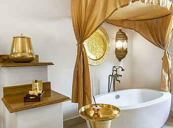 Baraza Resort & Spa Zanzibar: Bad mit freistehender Badewanne Baraza Resort & Spa Zanzibar: Bad mit freistehender Badewanne