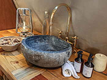 Shawa Luangwa Camp: Luxury Tent Waschtisch