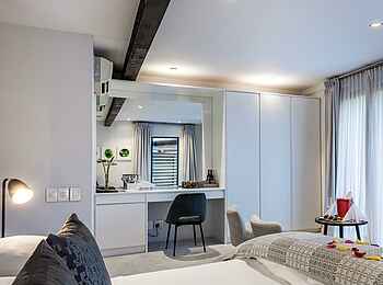 Kensington Place Boutique-Hotel: Ein Superior Zimmer mit Schreibtisch