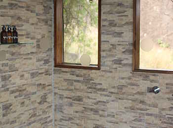 Lemala Kuria Hills: Regendusche