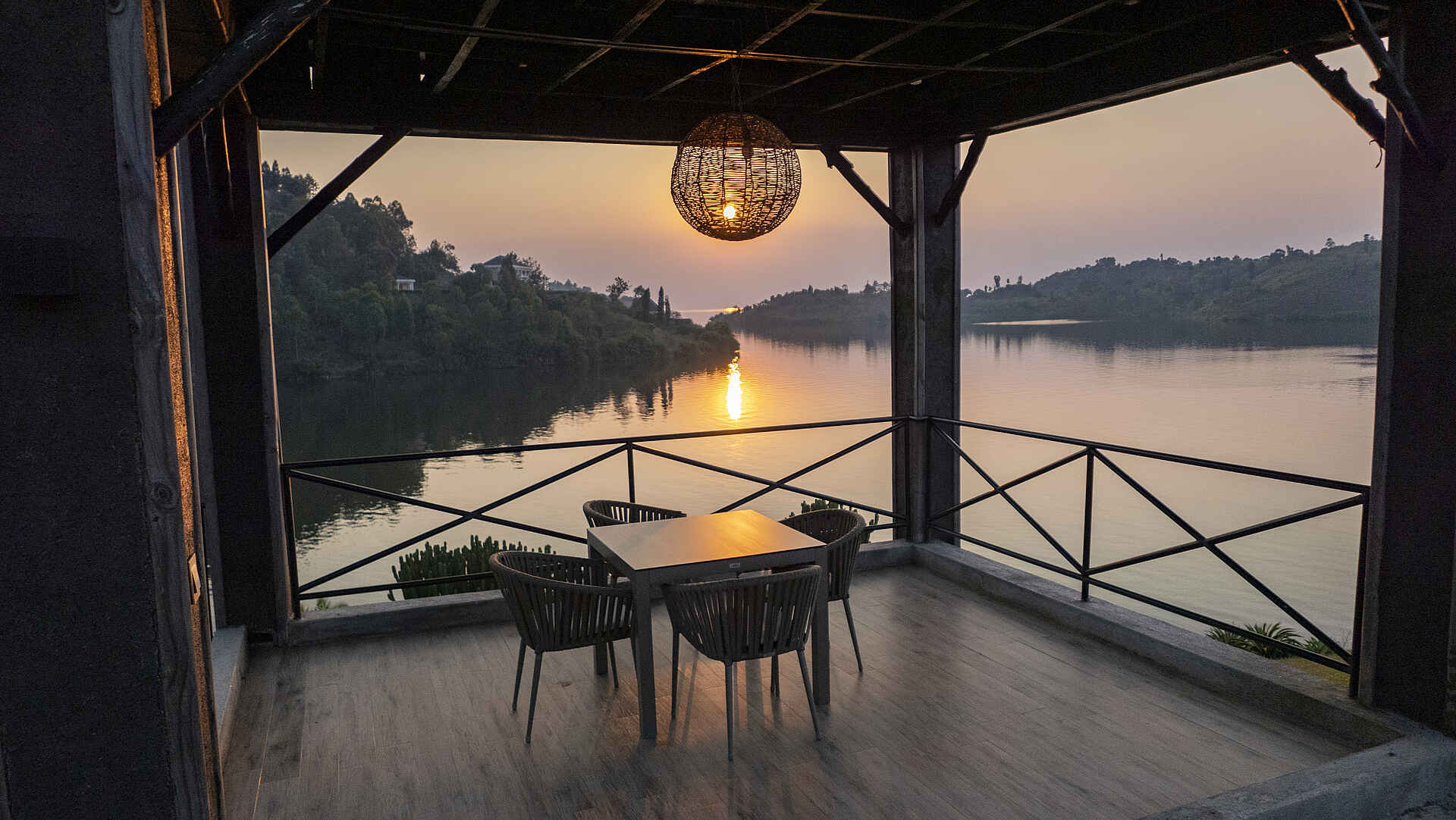 Lux Lake Kivu Hotel: Terrasse Riva Restaurant Lux Lake Kivu Hotel: Terrasse Riva Restaurant