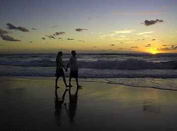 Rocktail Beach Camp: Strandspaziergang bei Sonnenaufgang