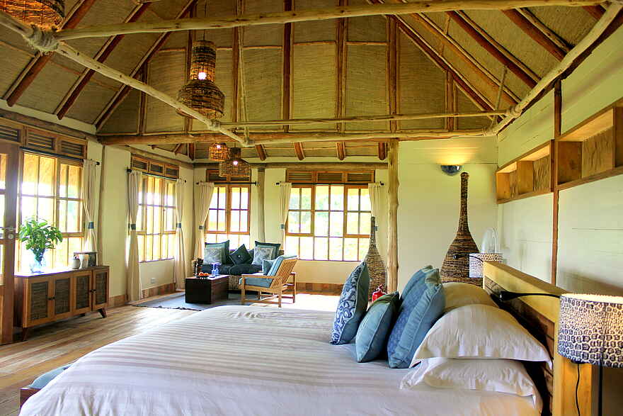 Volcanoes Kyambura Gorge Lodge: Cottage-Interieur Volcanoes Kyambura Gorge Lodge: Cottage-Interieur