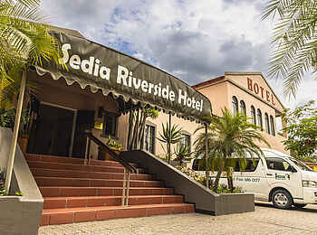 Sedia Riverside Hotel: Eingangsbereich