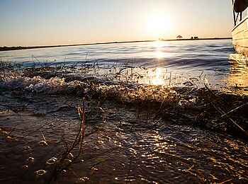 Camp Kuzuma: Impression auf dem Wasser Camp Kuzuma: Impression auf dem Wasser