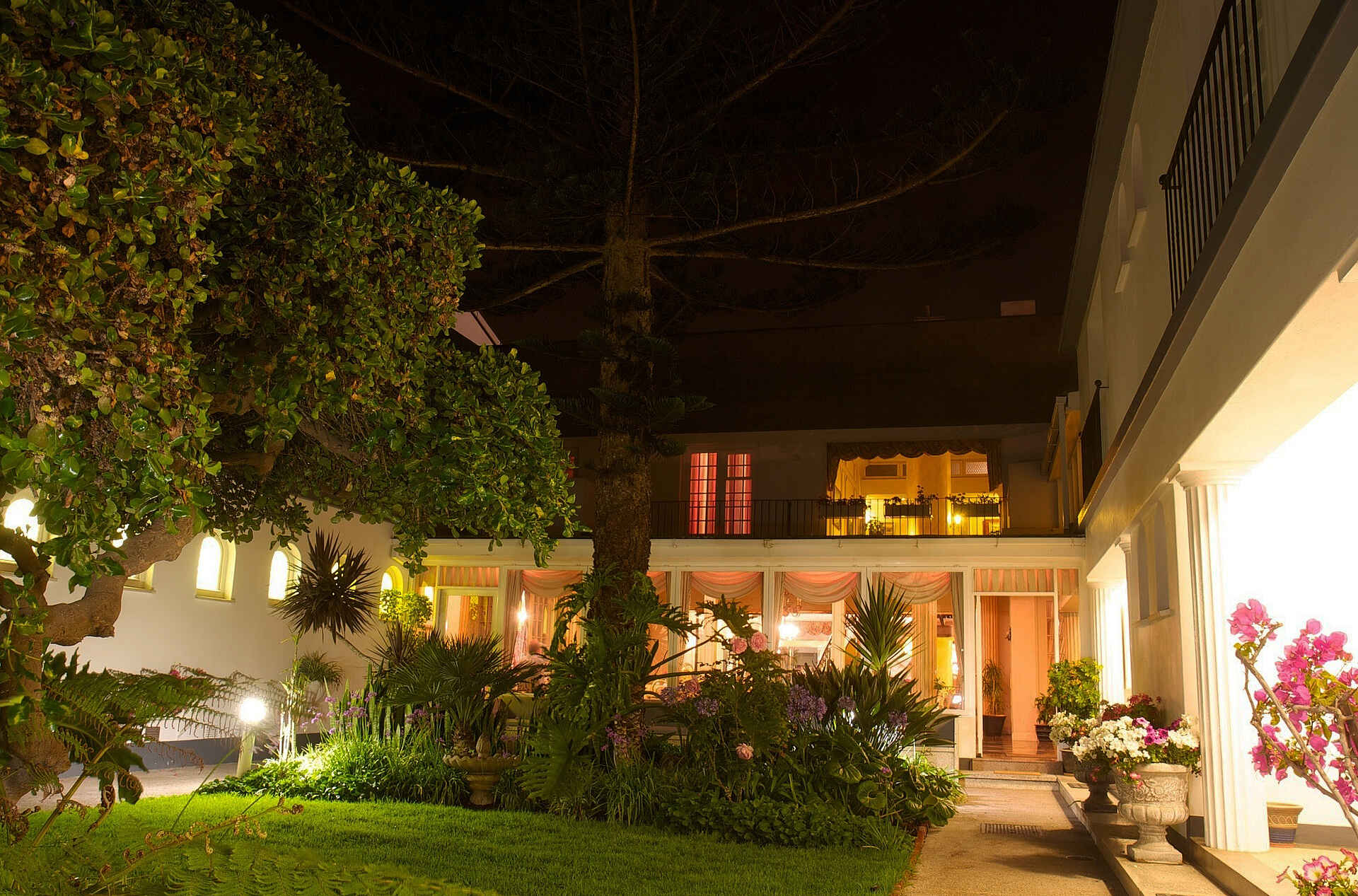 Hansa Hotel: Innenhof Hansa Hotel, Swakopmund, Garten, Innenhof, Swakopmund Hotel