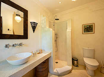 Qambani Luxury Resort: Sundowner Villa Waschtisch