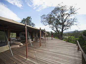 Serian Camp: Großes Deck