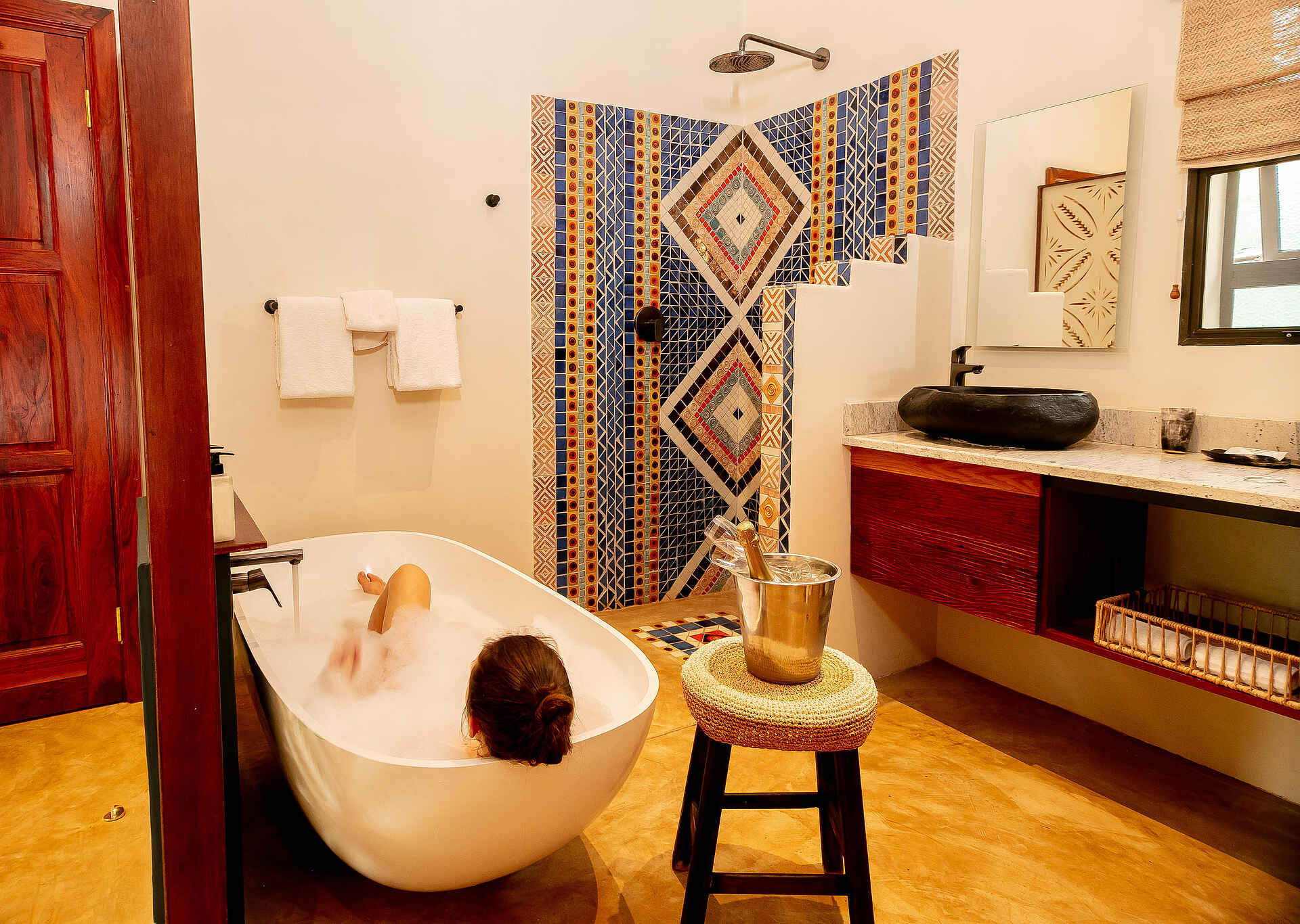 Shongwe Lookout Lodge: Deluxe Room Bad