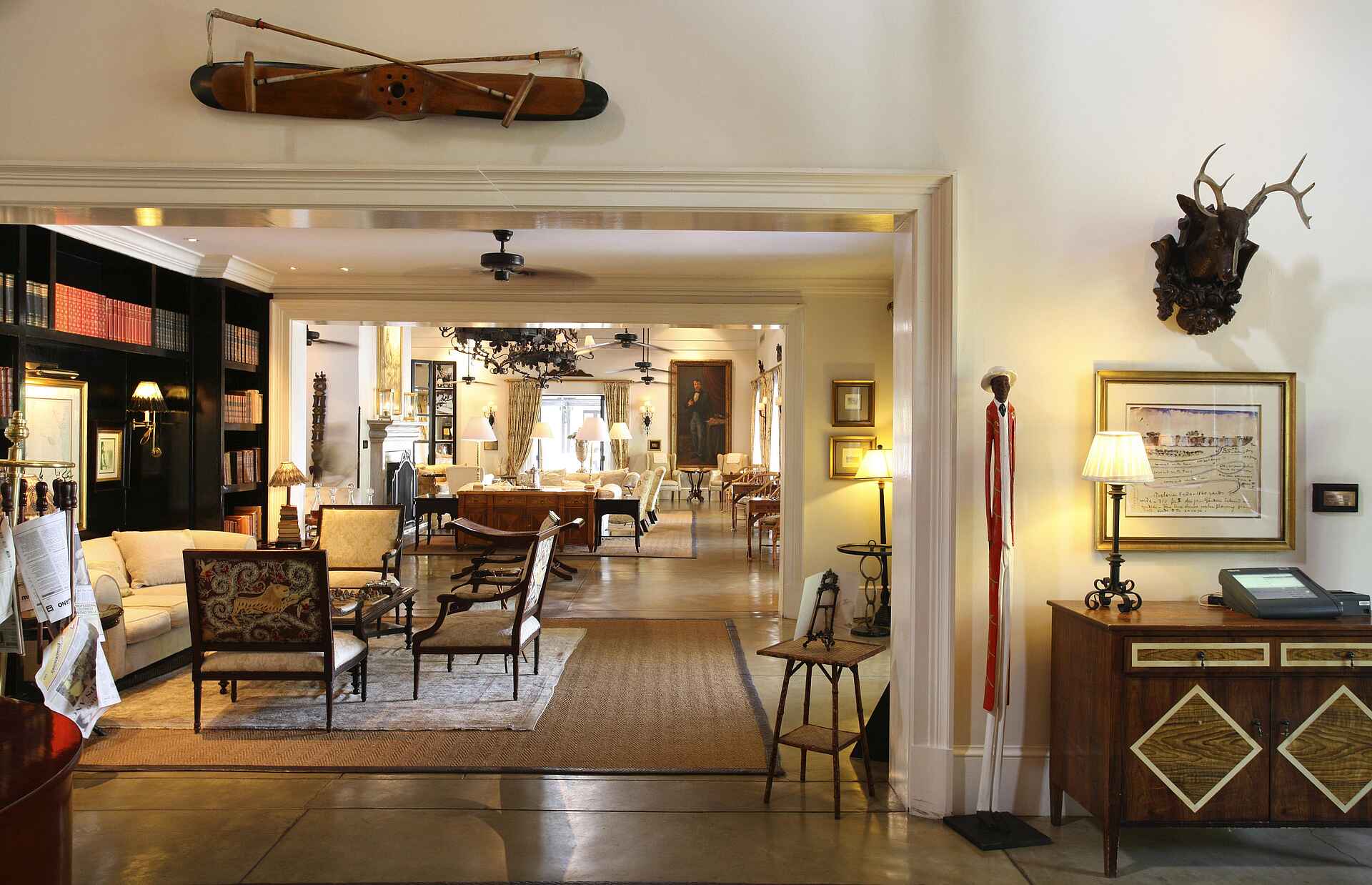 Hotel, Livingstone, Mosi-oa-Tunya, Sambesi, The Royal Livingstone, Victoria Falls, Viktoriafälle, Wasserfälle, Zambezi, Bibliothek, Sun International