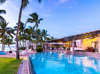 Victoria Beachcomber Resort and Spa: Am Pool Victoria Beachcomber Resort and Spa: Am Pool