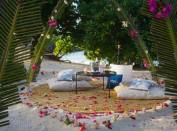 Ycona Luxury Resort: Dinner am Strand