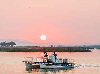 Tusk and Mane Safaris: Motorbootexkursion Tusk and Mane Safaris: Motorbootexkursion