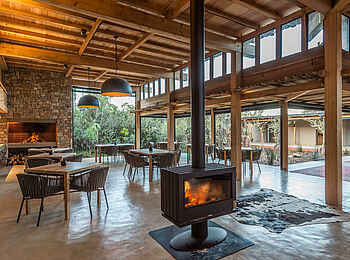Kariega Ukhozi Lodge: Dining area Kariega Ukhozi Lodge: Dining area