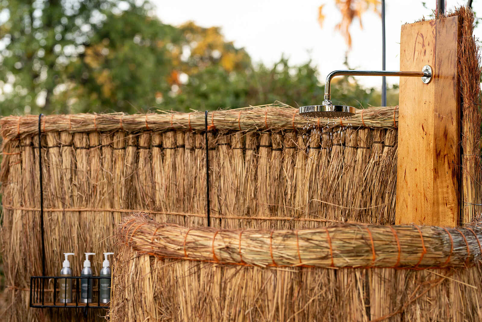 Kokoko Camp: Gästezelt Außendusche Kokoko Camp: Gästezelt Außendusche