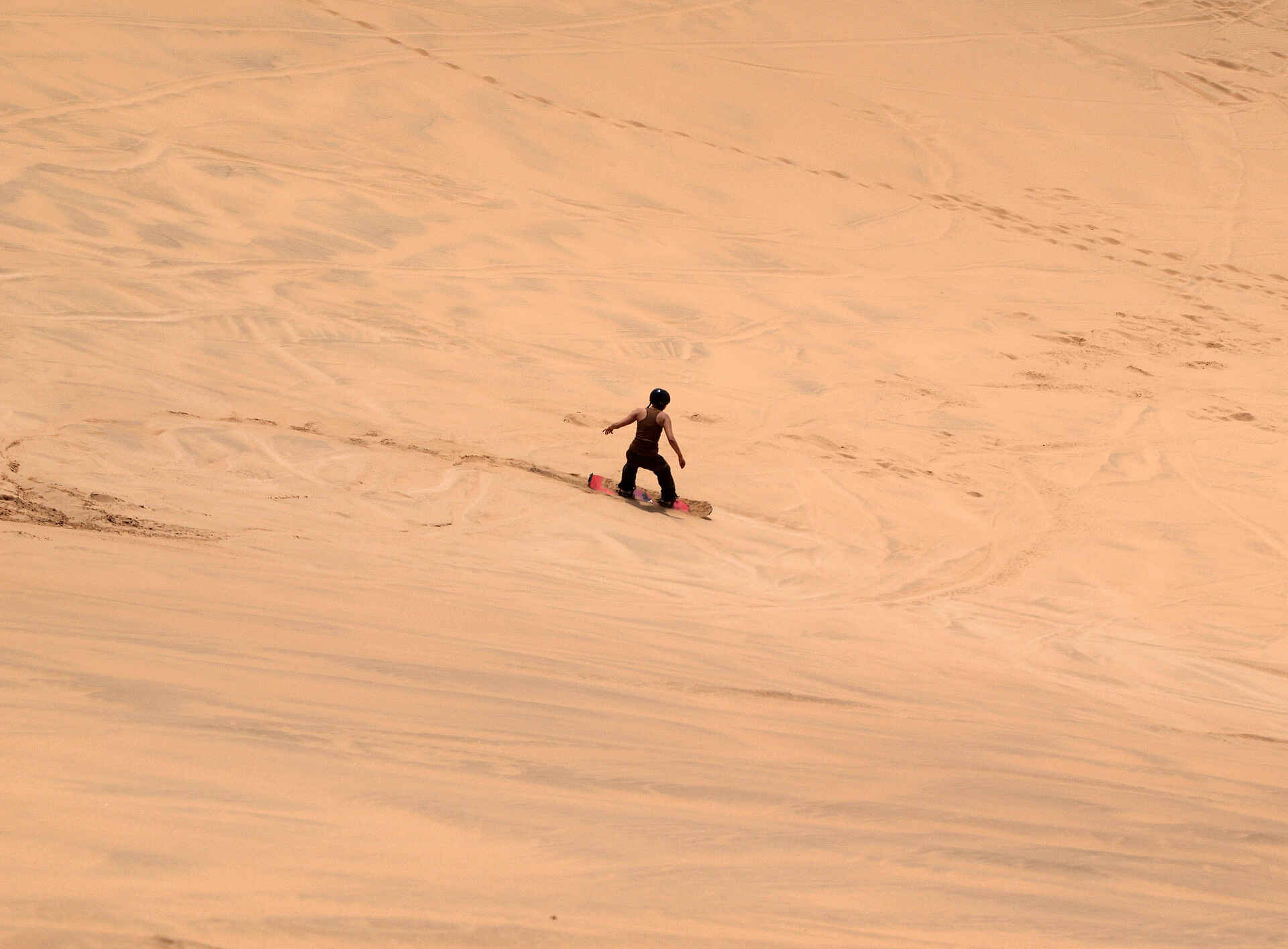 Namib Guesthouse: Sandboarden in der Wüste